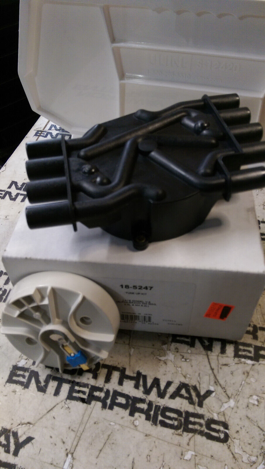 Ignition Distributor Cap for 5 5.7L V8 GM 898253T29 18-5247 884790 884792