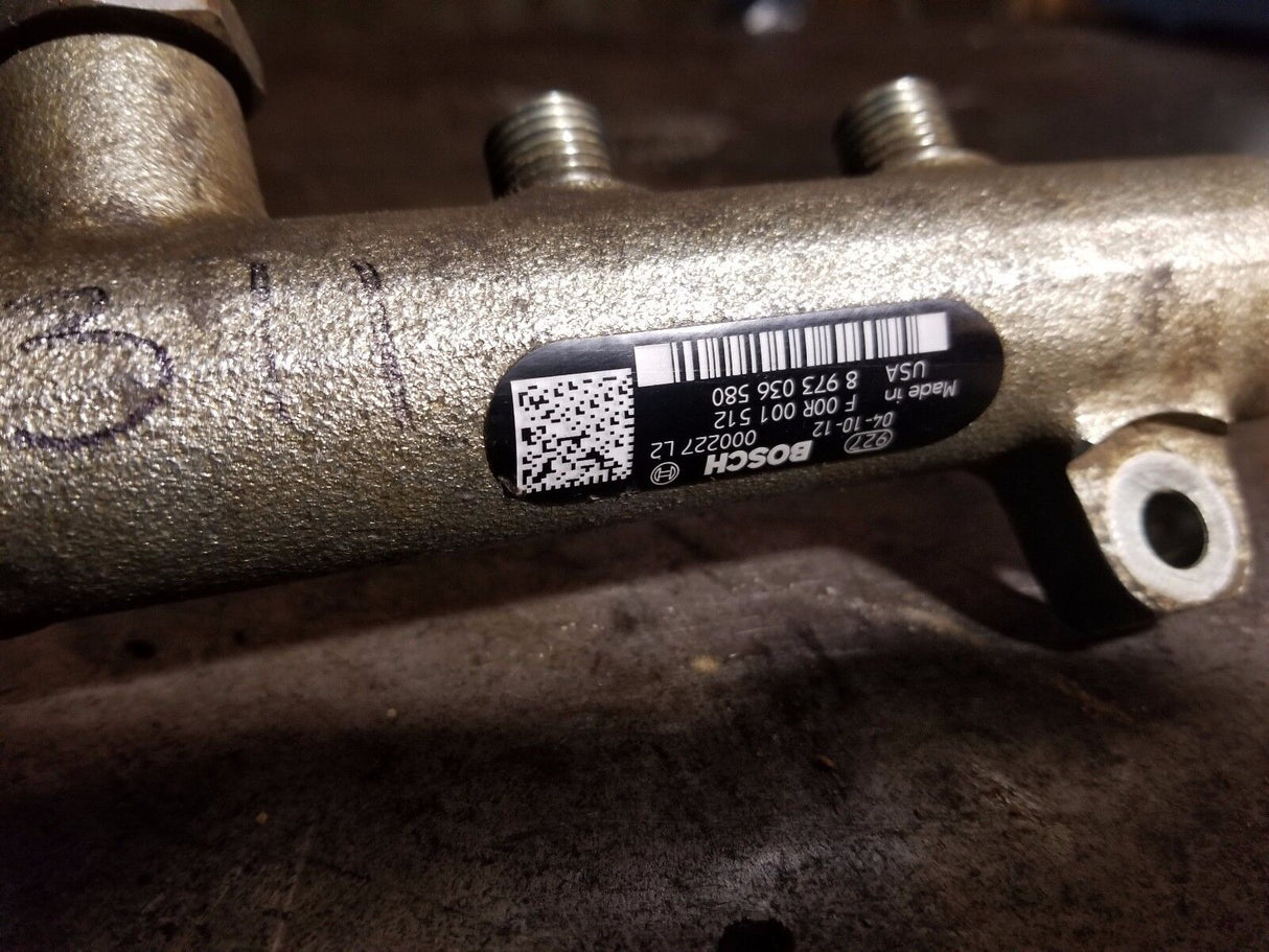 04 05 2004 2005 Duramax LLY High Pressure Fuel Rail 973030580 8973036580