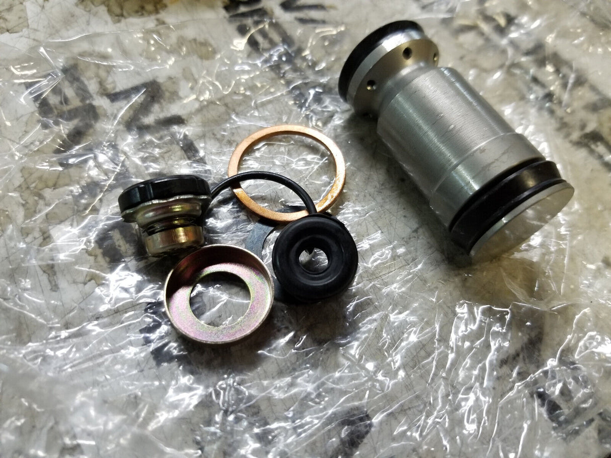 YT580008733 580008733 : Yale Forklift REPAIR KIT - MASTER CYLINDER