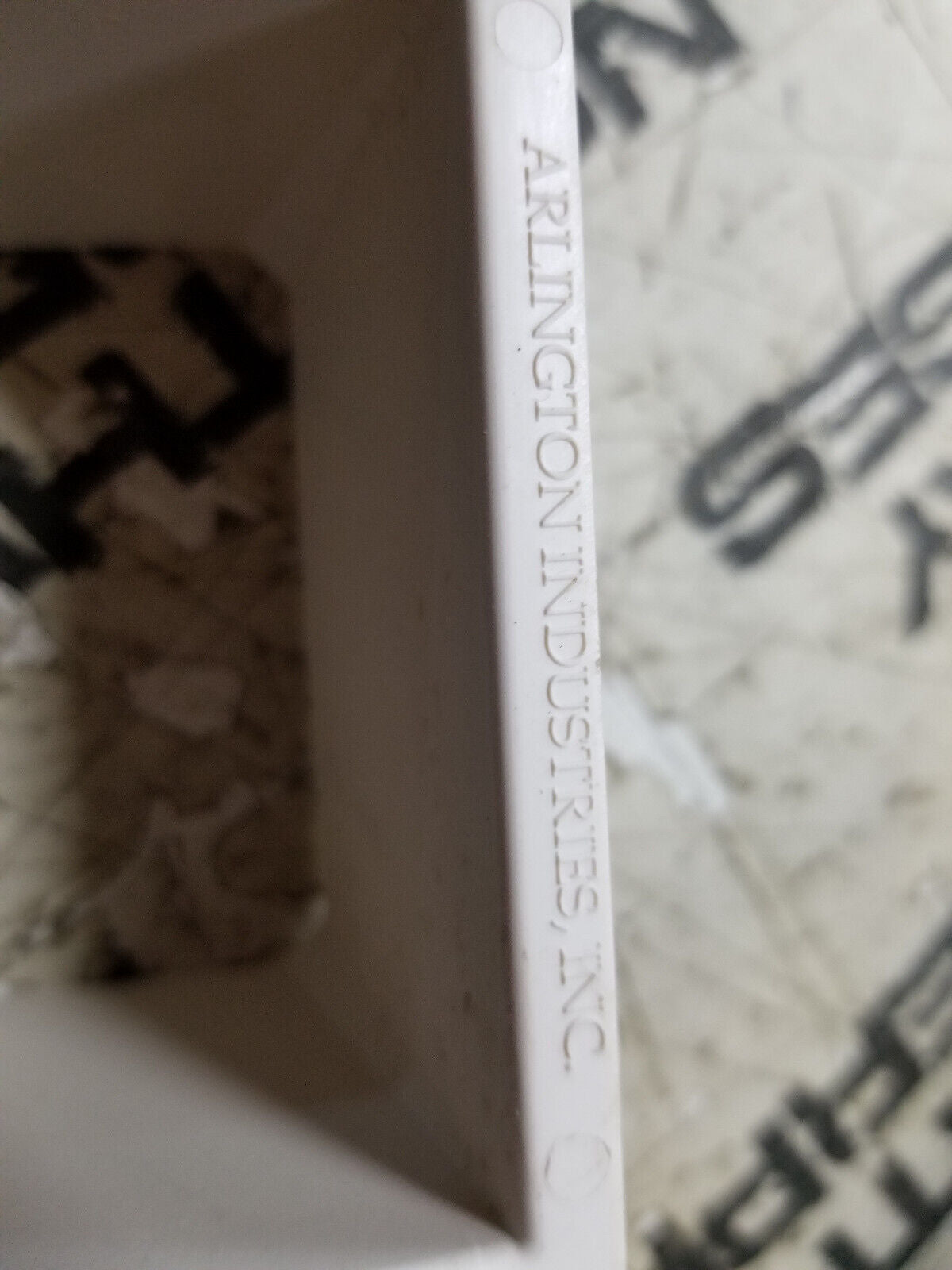 BOX OF 13PC ARLINGTON BE2 BOX EXTENDER