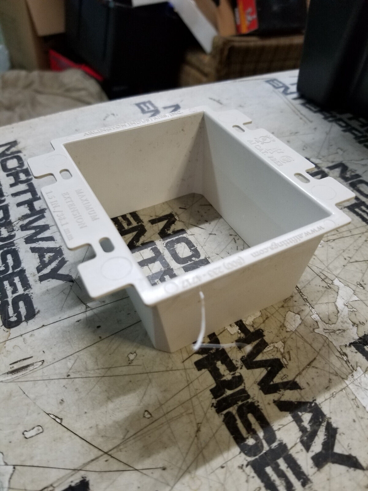 BOX OF 13PC ARLINGTON BE2 BOX EXTENDER