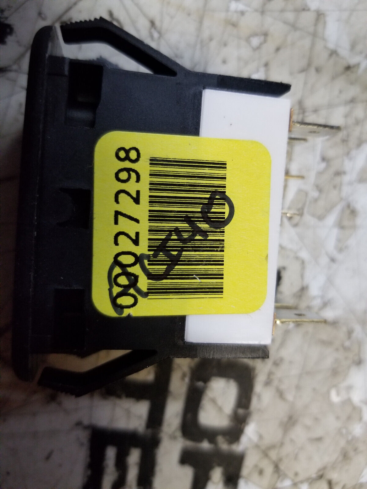 BLUEBIRD Switch Base Mirror/Water Pump Part # 00027298