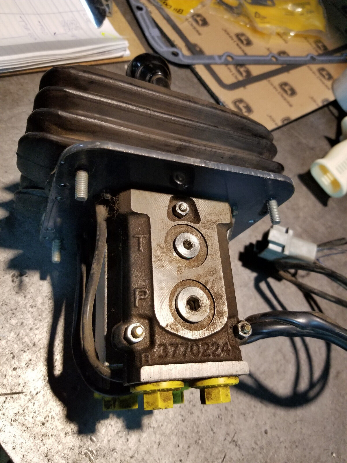 Parker PCL402-04-2704A AT225425 joystick for gear shift for excavator