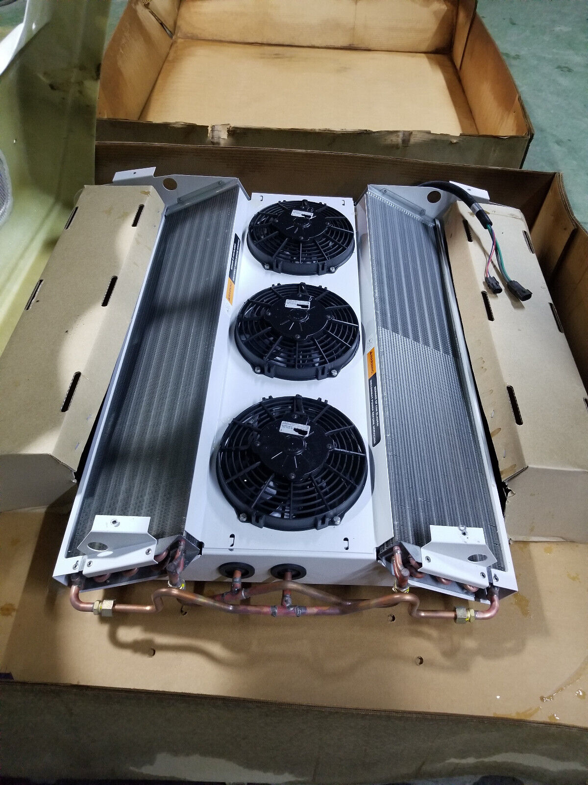 Mobile Climate Control MCC K410 Roof Mount Condenser 82,000 BTU 77-62251-27