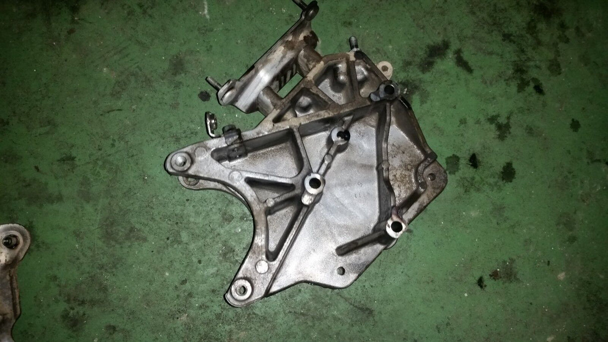 2011+ LML DURAMAX ALTERNATOR BRACKET 6.6 6.6L 98063385