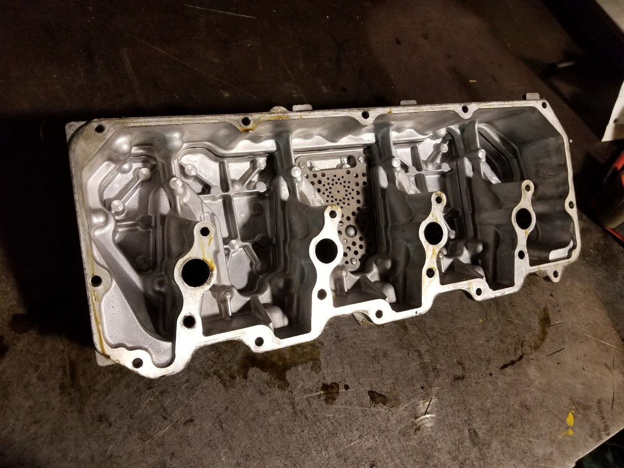 011 012 2011-2015 DURAMAX 6.6 6.6L DIESEL LML VALVE COVER & SPACER LH DRIVER r32