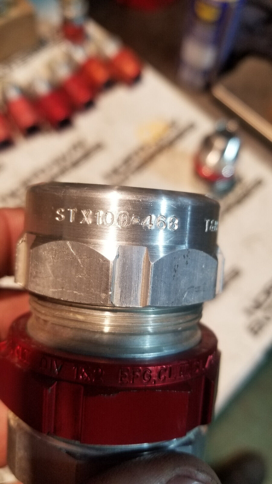 Thomas & Betts STX100-468 1" CABLE FITTING