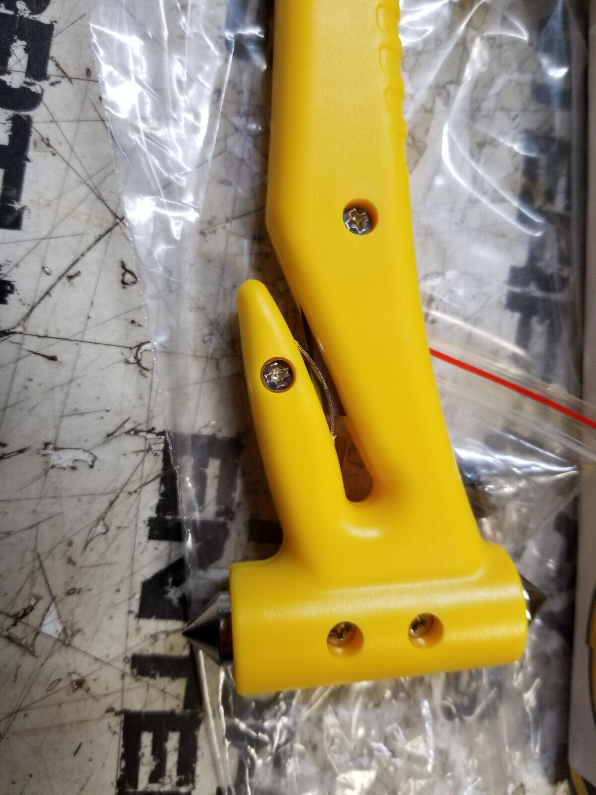 MAYDAY AA18-NU Window Punch - Seat Belt Cutter