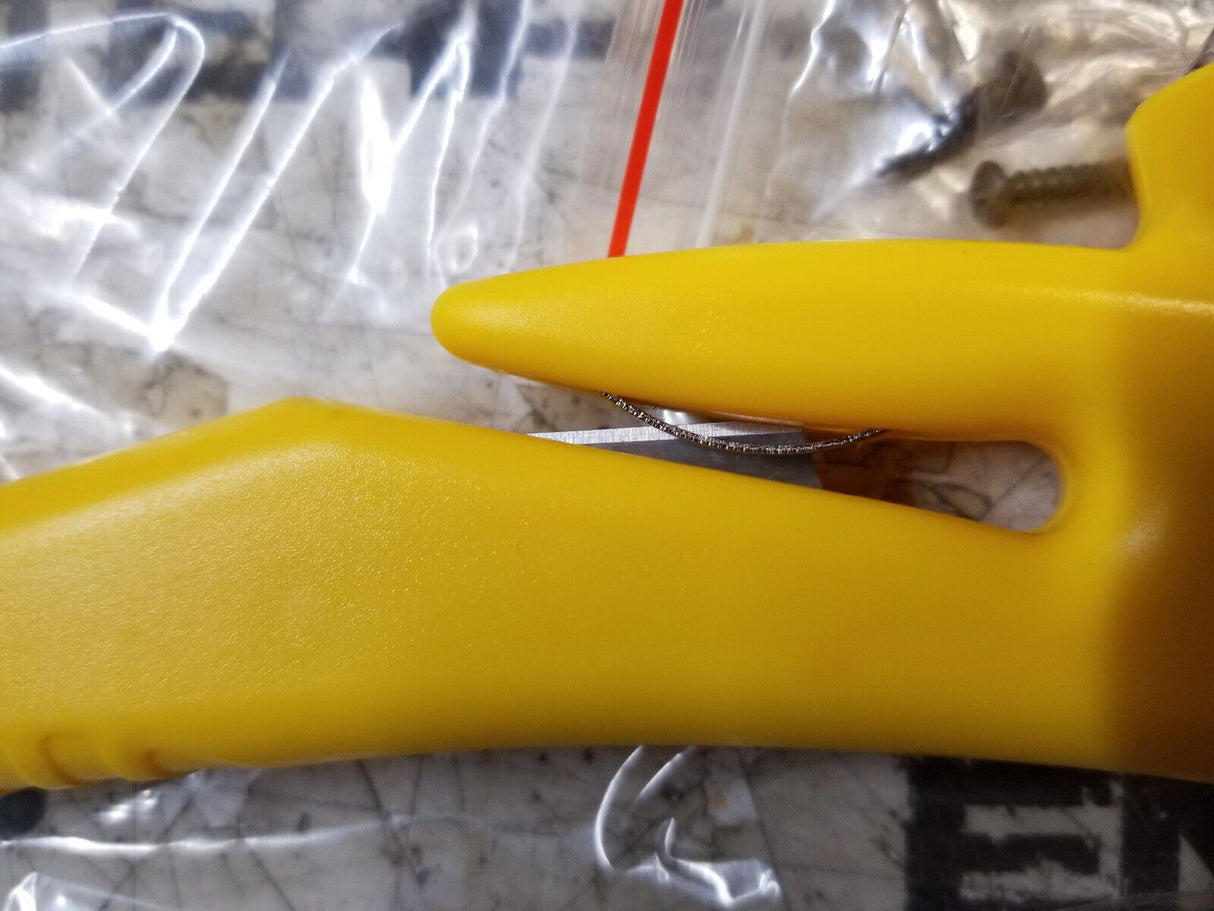 MAYDAY AA18-NU Window Punch - Seat Belt Cutter