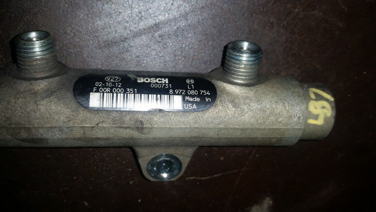 01 02 03 04 2001 2002 2003 Duramax LB7 High Pressure single Fuel Rail 8972080754