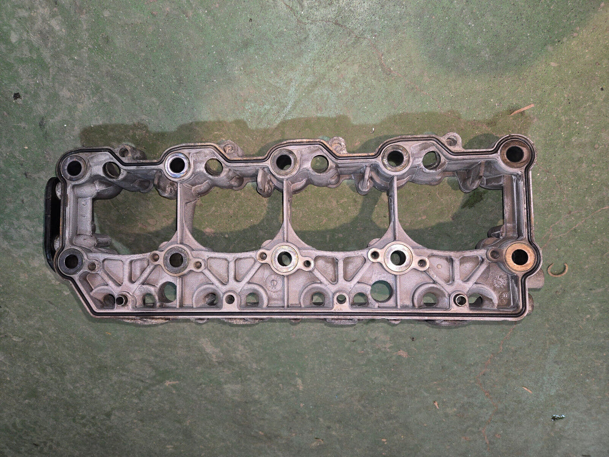 1843351C3 6.0L FORD POWERSTROKE ROCKER HOUSING 1843351C3