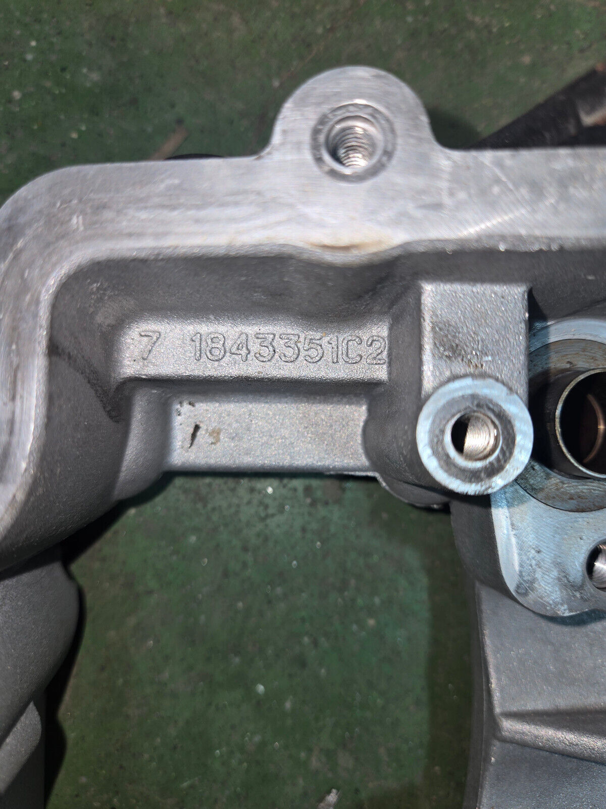 1843351C2 6.0L FORD POWERSTROKE ROCKER HOUSING