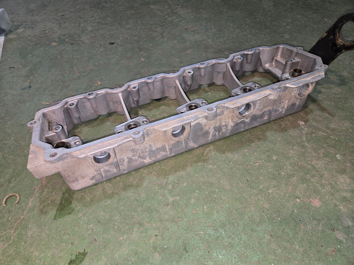 1843351C2 6.0L FORD POWERSTROKE ROCKER HOUSING