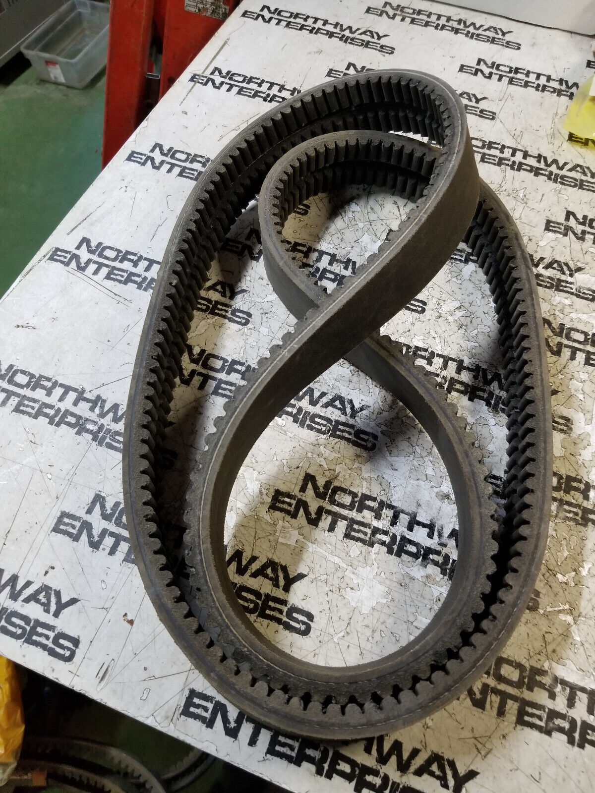 135-8652 1358652 COGGED BELT