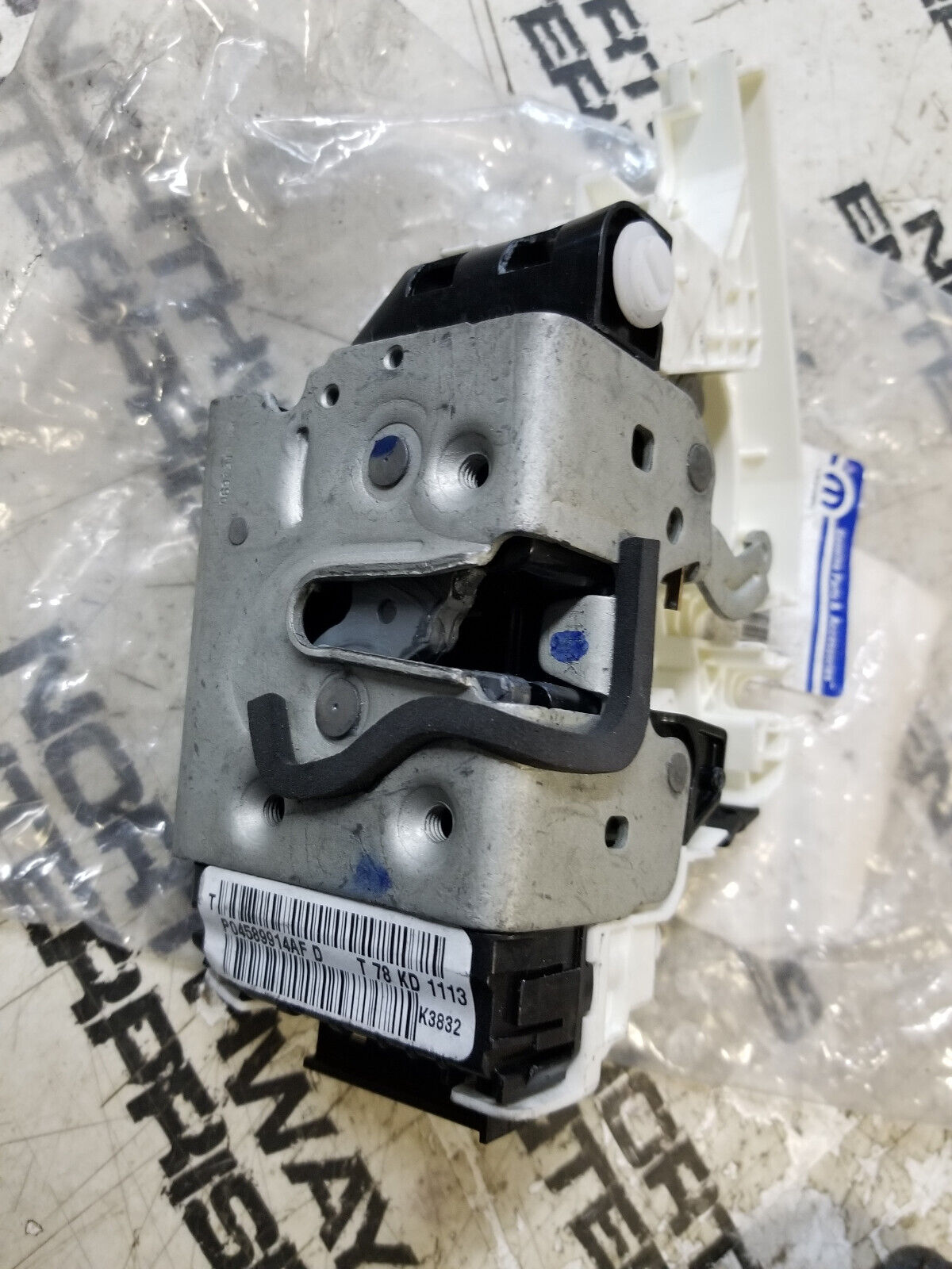 REAR RIGHT DOOR LATCH LOCK ACTUATOR OEM 04589914AF DODGE JOURNEY 2011 - 2020