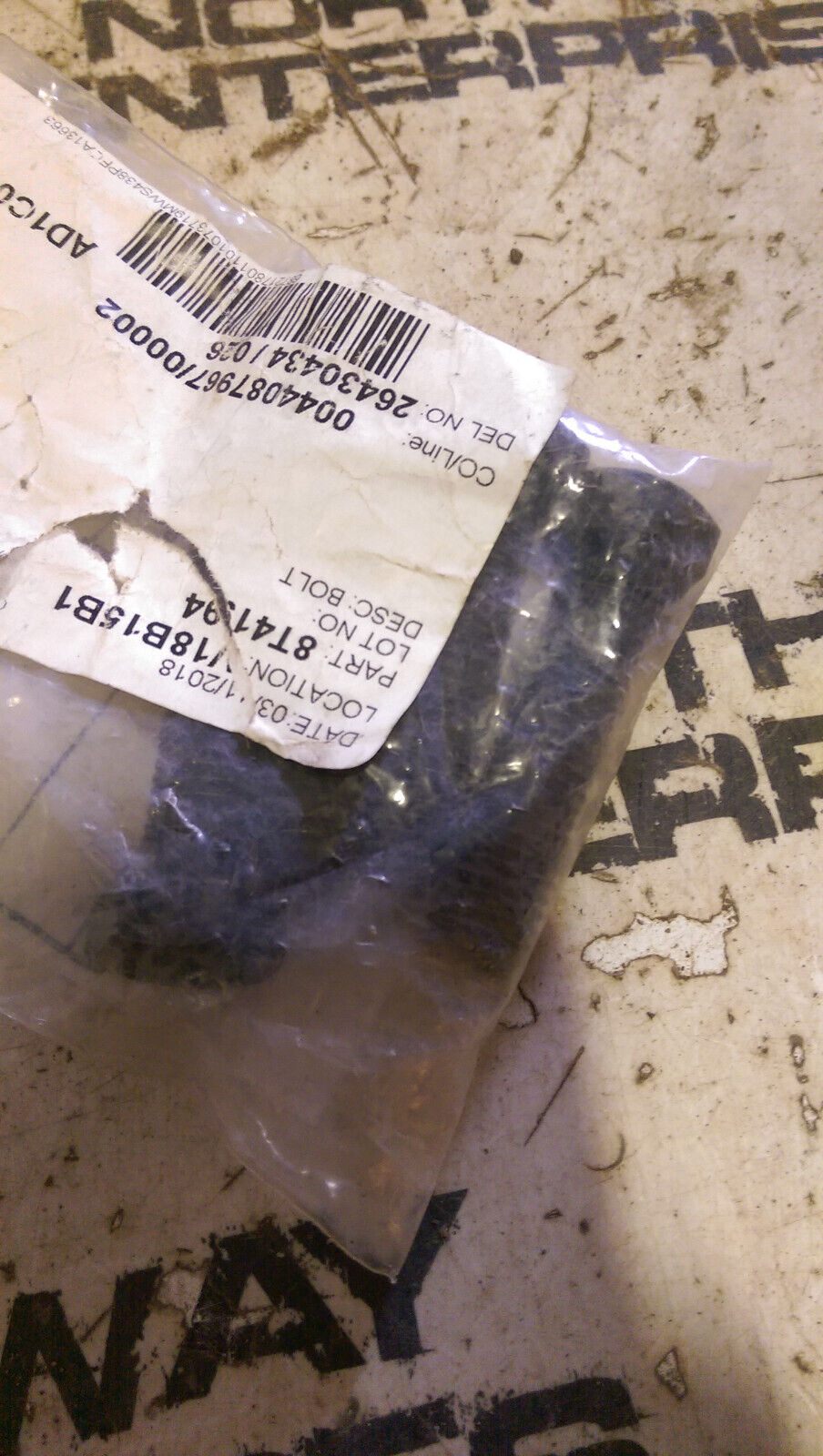 CATERPILLAR 8T-4194 LOT OF 4 BOLTS