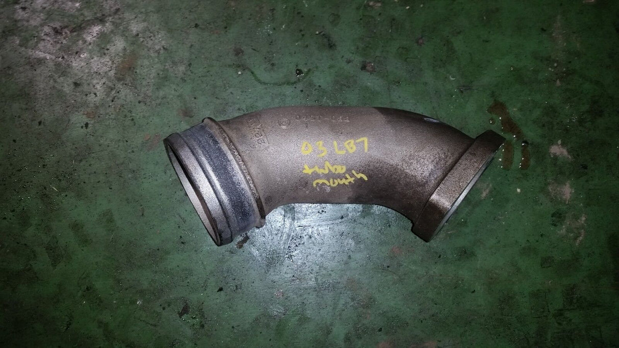 01 02 03 04 2001 2002 2003 Duramax LB7 Turbo Mouthpiece Intake Inlet 045T-033