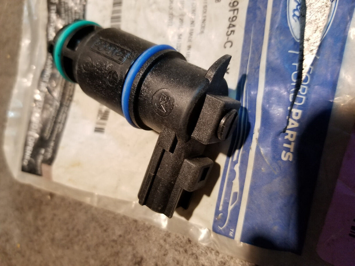 9U5Z-9F945-C Fuel Vapor Vent Control Purge Solenoid Genuine Ford 9U5Z9F945C