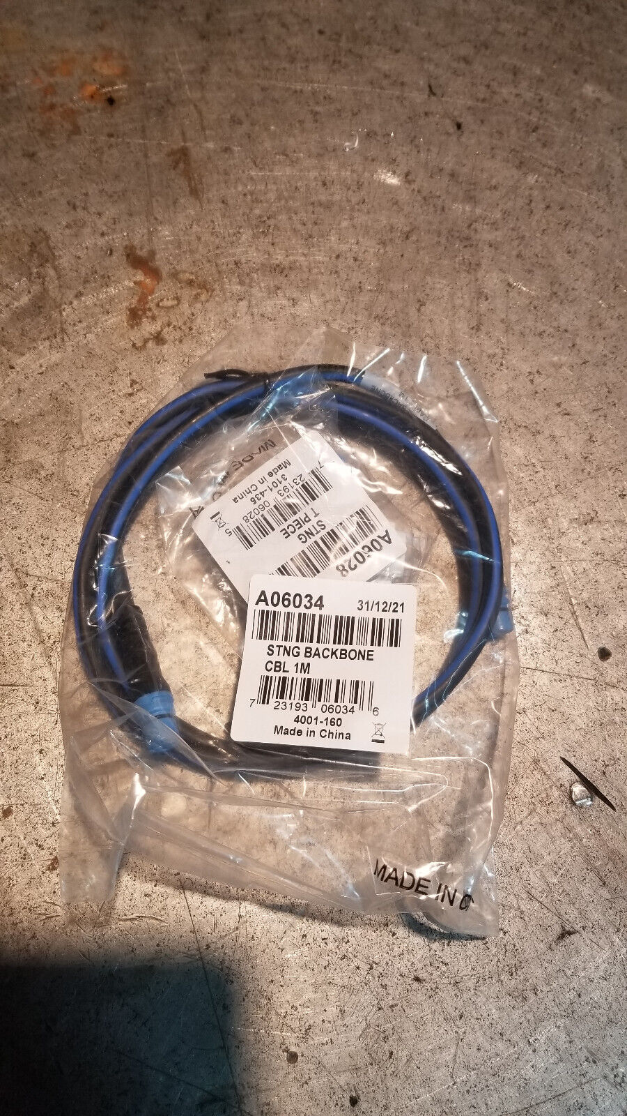 Raymarine A06034 Sea Talk NG Backbone Cable, 1m a06028