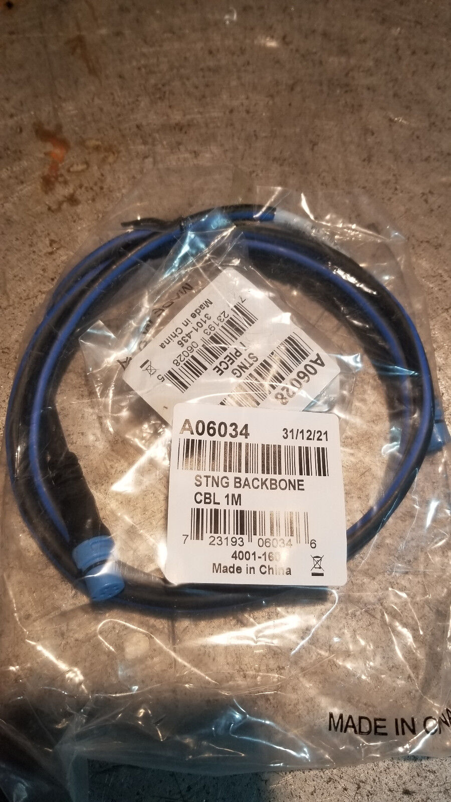 Raymarine A06034 Sea Talk NG Backbone Cable, 1m a06028