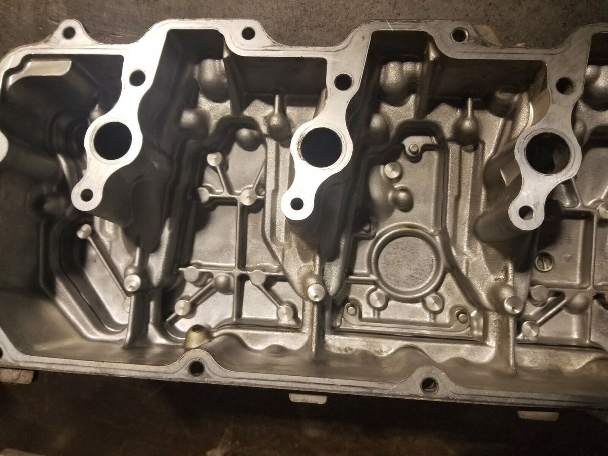 2011-2015 DURAMAX 6.6 6.6L DIESEL LML VALVE COVER SPACER RH PASSENGER