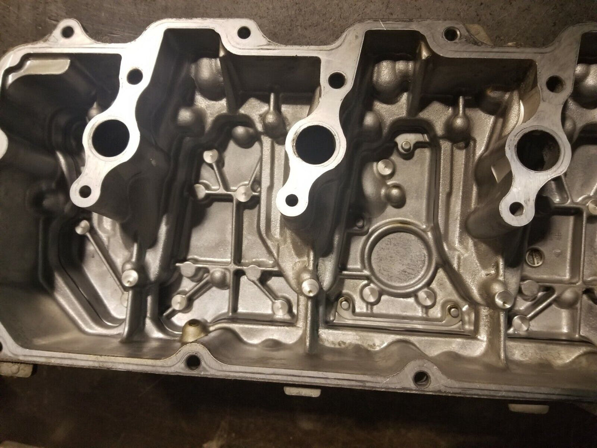2011-2015 DURAMAX 6.6 6.6L DIESEL LML VALVE COVER SPACER RH PASSENGER