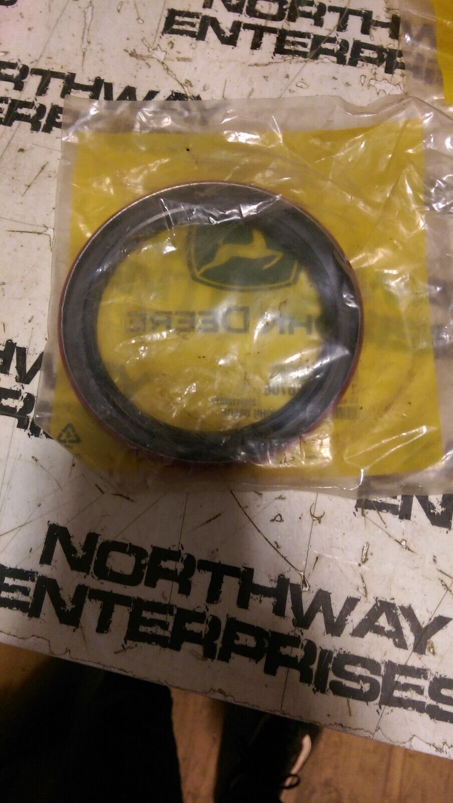 JOHN DEERE SEAL PART AR26706