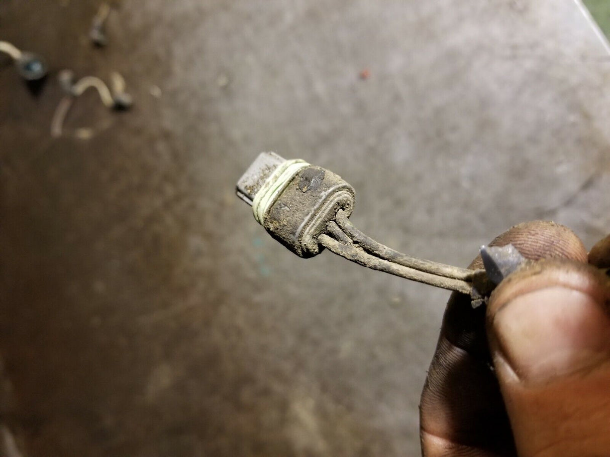 3 PIN 3 WIRE 99-02 7.3L POWERSTROKE ENGINE PIGTAIL green