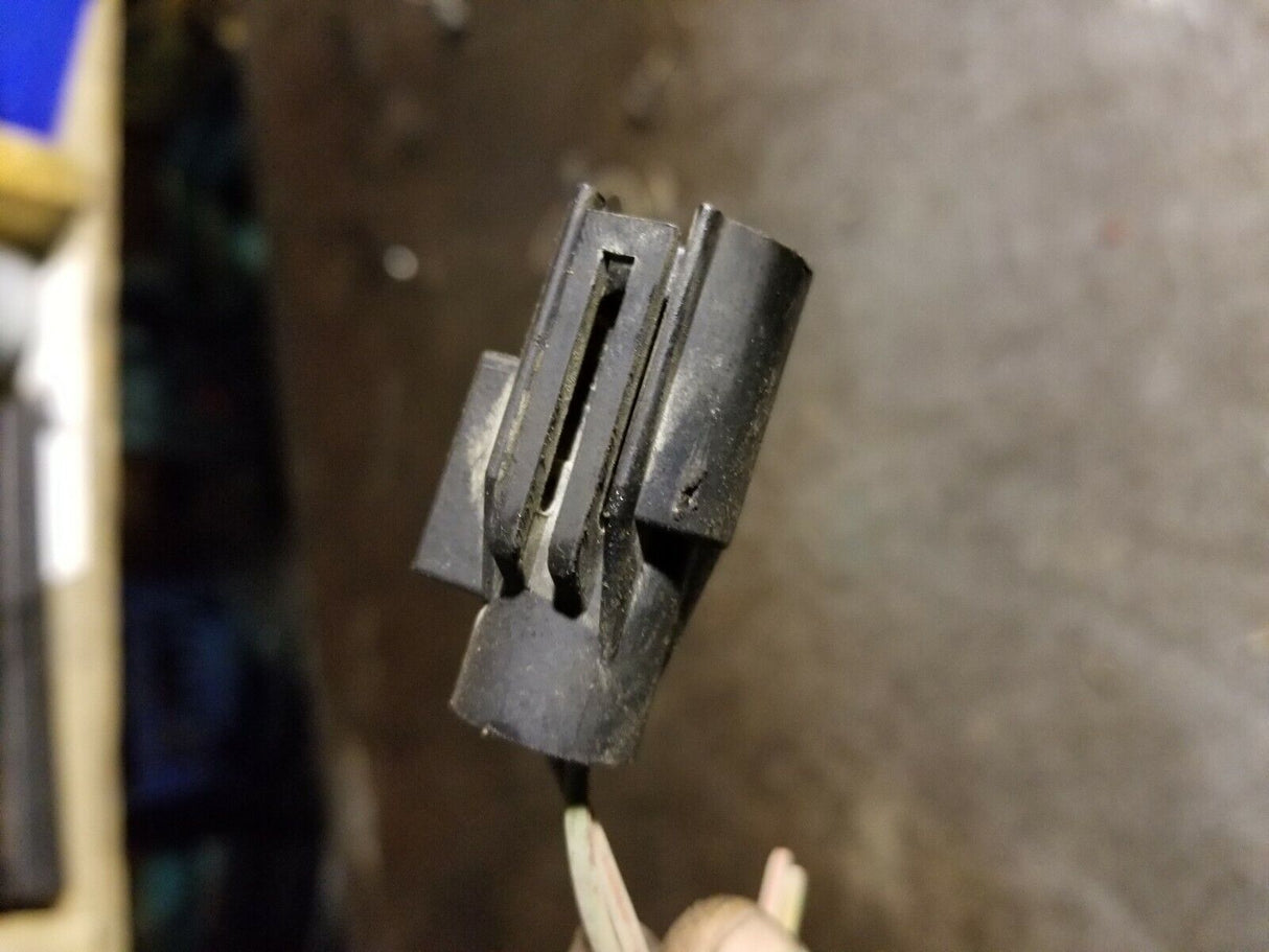 2 PIN 2 WIRE 99-02 7.3L POWERSTROKE ENGINE PIGTAIL round 2 plug