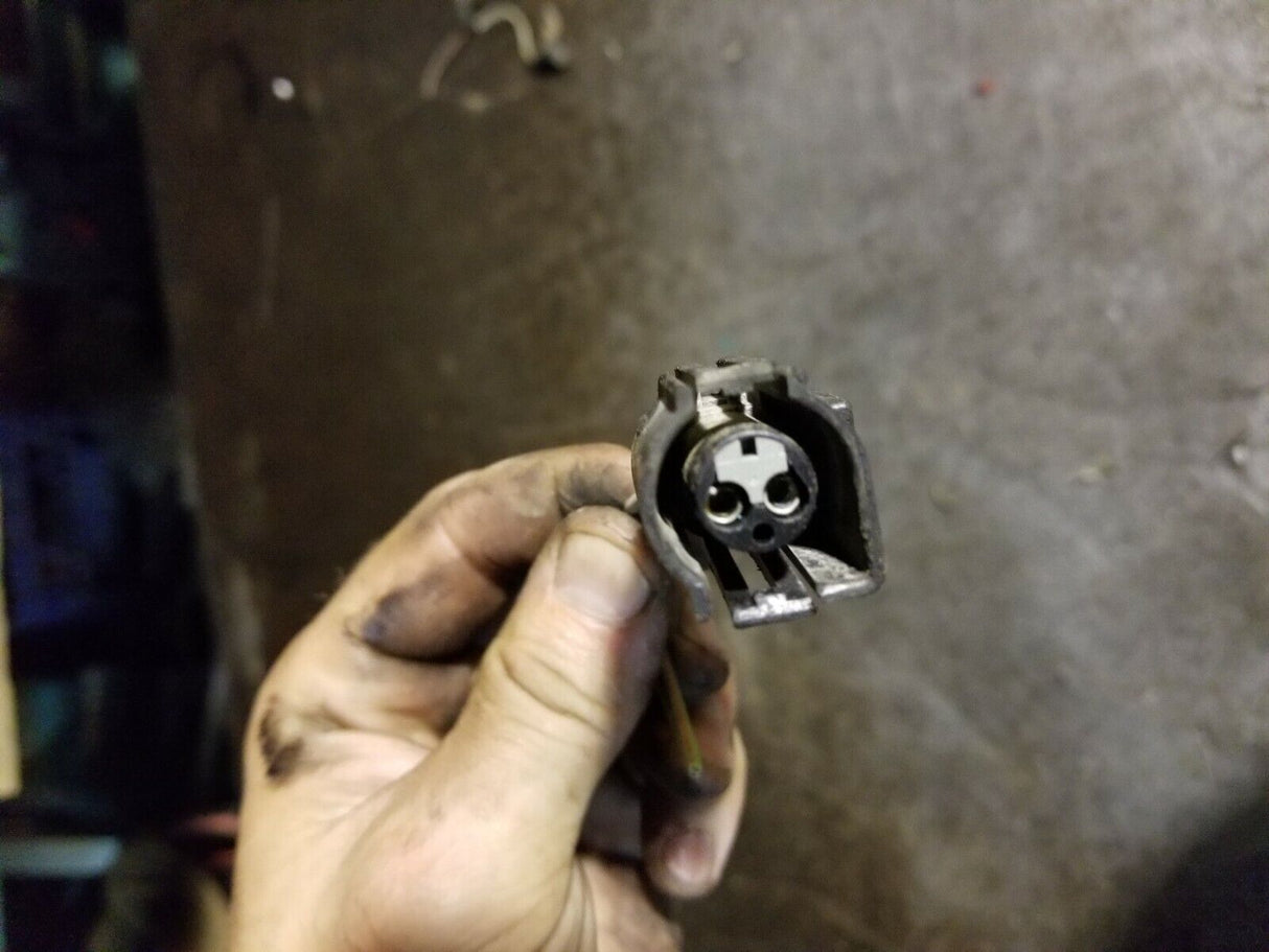 2 PIN 2 WIRE 99-02 7.3L POWERSTROKE ENGINE PIGTAIL round 2 plug