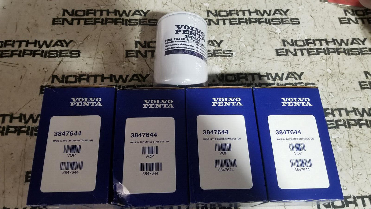 VOLVO 3847644 OIL FILTER LOT OF 4 FILTERS IN OEM BOXES
