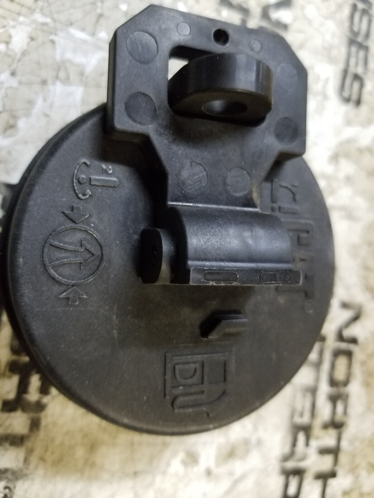 284-9039 Genuine OEM CATERPILLAR Vented Cap for fuel strainer