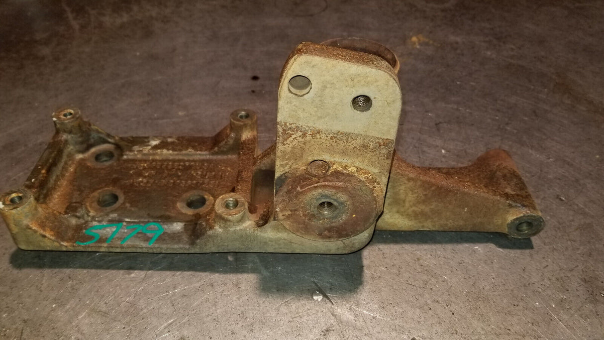 03-07 Dodge Ram Cummins 5.9L Engine Bracket 3957252 3957251 bracket