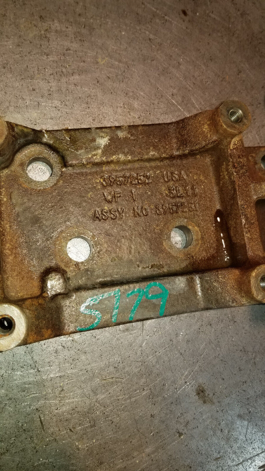 03-07 Dodge Ram Cummins 5.9L Engine Bracket 3957252 3957251 bracket