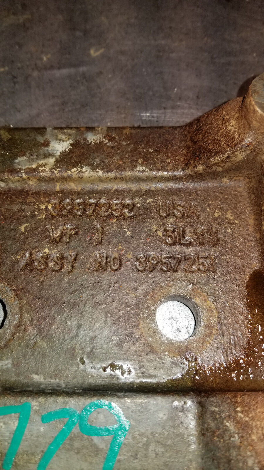 03-07 Dodge Ram Cummins 5.9L Engine Bracket 3957252 3957251 bracket