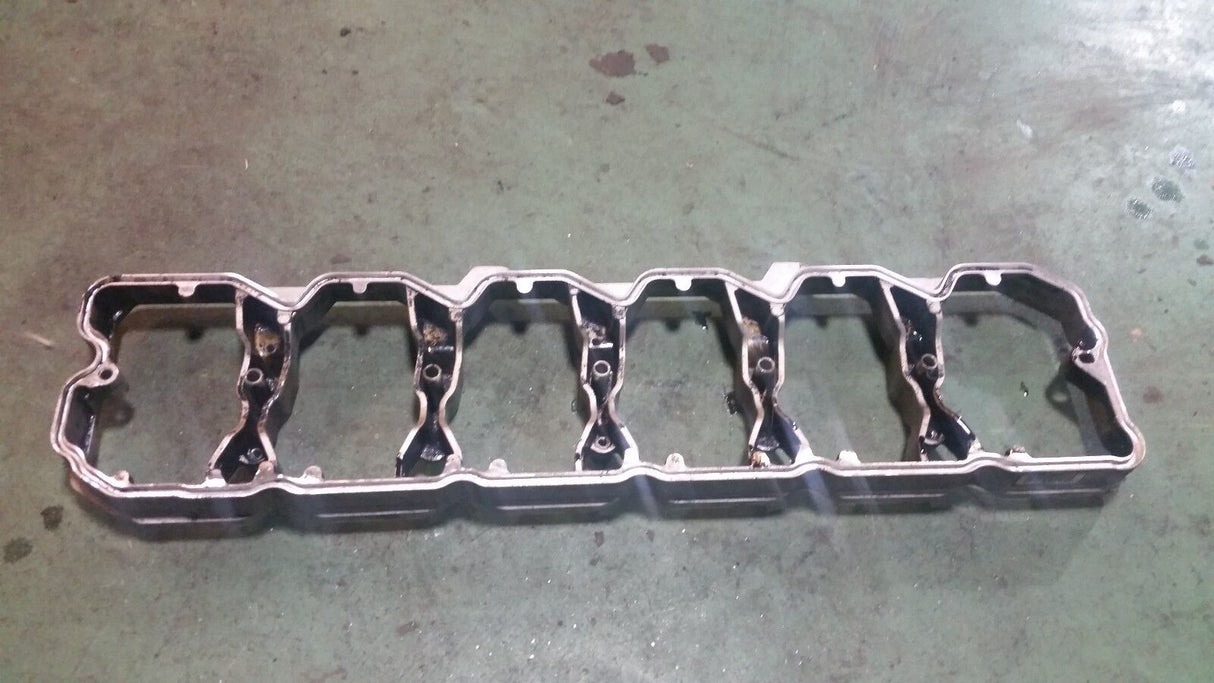 Dodge Ram Cummins 5.9 6.7 Used Rocker Housing Valve Cover Spacer 3975943 3975944