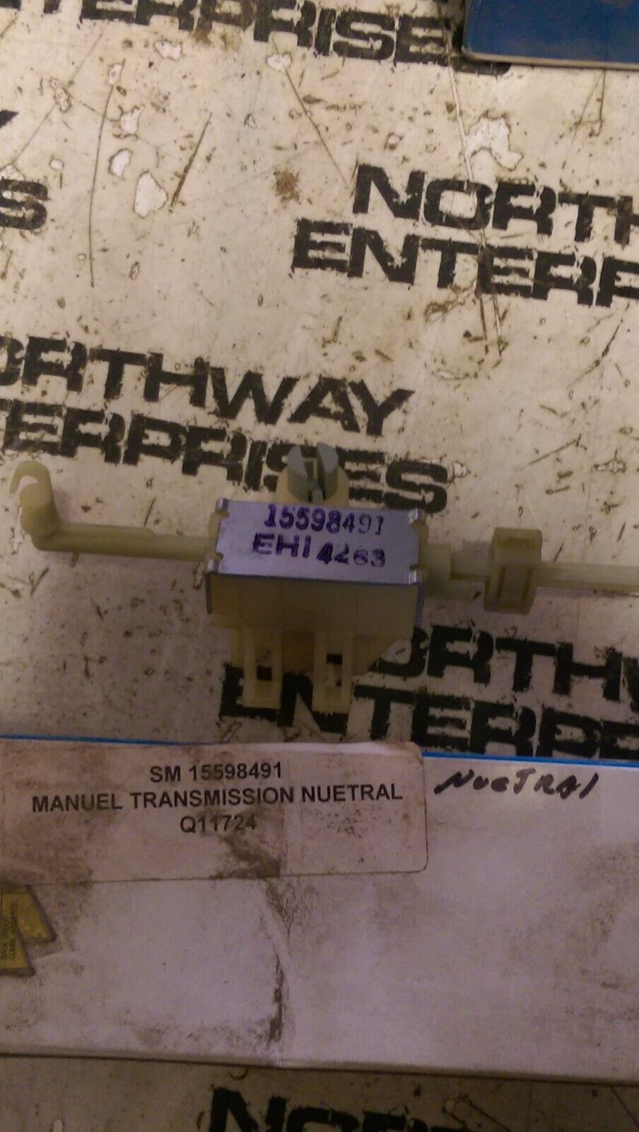GENERAL MOTORS Jimmy 87-91 Suburban Neutral Safety Clutch Switch 15598491