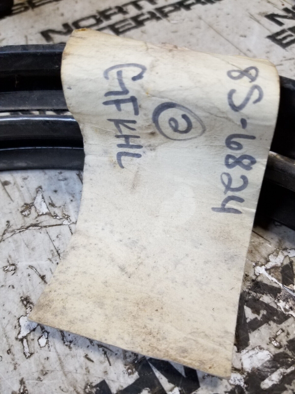 LOT OF 2 - CAT INTAKE CLAMP 8S-6824 345.90mm Internal Diameter Precleaner Clamp