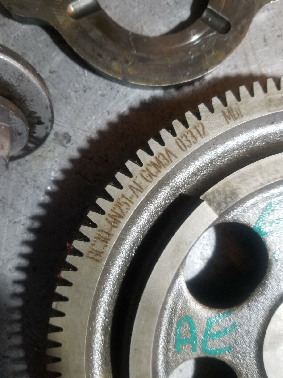 6.7 Powerstroke Camshaft Gear BC3Q-6N251-AE with retainer and bolt