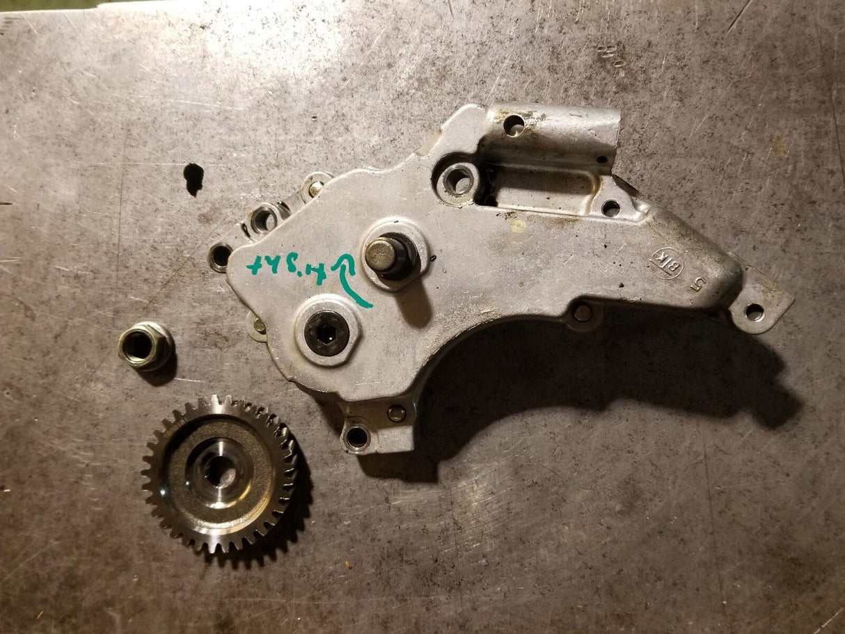 01-07 LB7 LLY LBZ USED OIL PUMP 98432188 AND GEAR 97226137