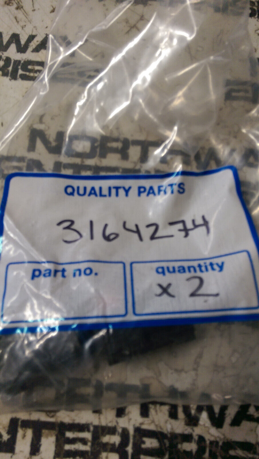 LOT OF 2 6134274 CUMMINS CONNECTORS