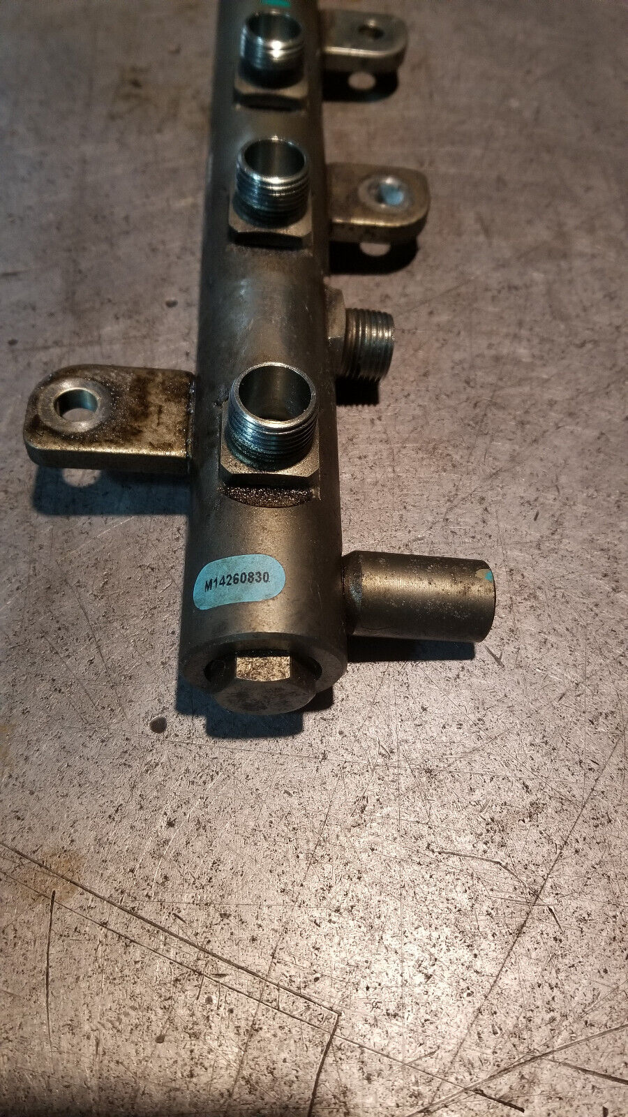 Bosch Fuel Rail Dodge Cummins Diesel 6.7L 0445226126 5295117