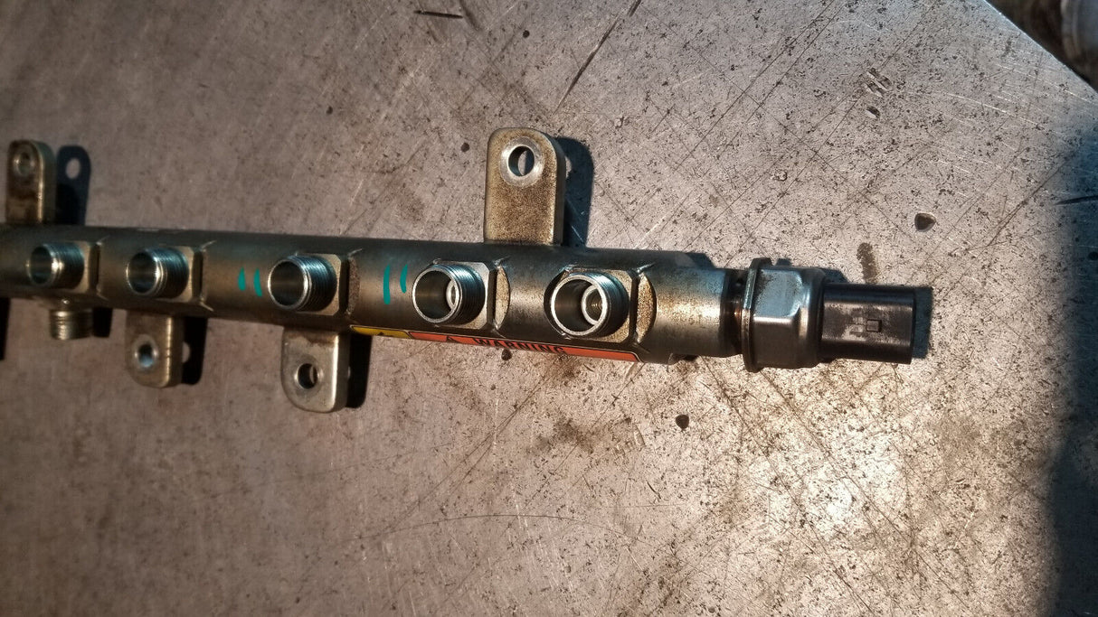 Bosch Fuel Rail Dodge Cummins Diesel 6.7L 0445226126 5295117