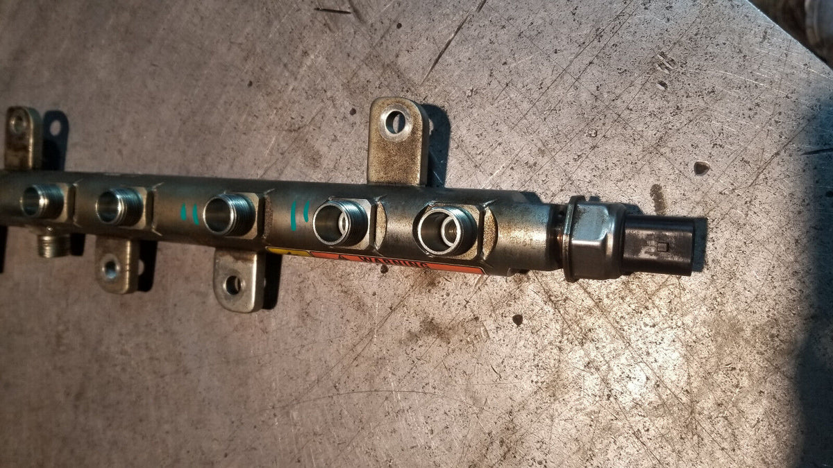 Bosch Fuel Rail Dodge Cummins Diesel 6.7L 0445226126 5295117