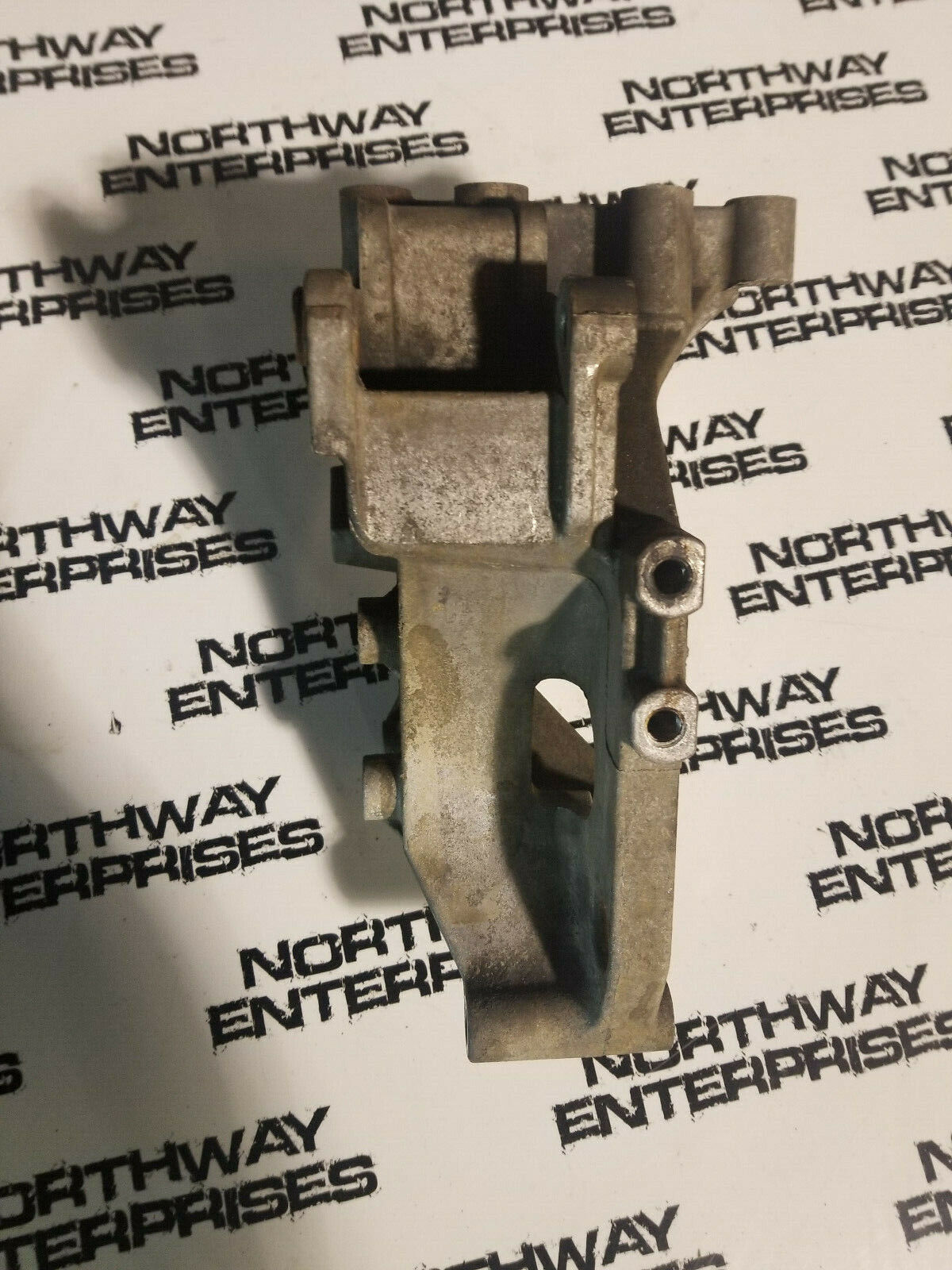 01-10 LB7 LLY LBZ DURAMAX AIR CONDITIONER COMPRESSOR BRACKET 6.6 97386417