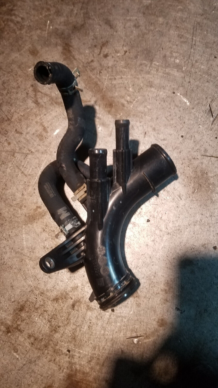 2.8L DURAMAX LWN WATER PUMP INLET PIPE