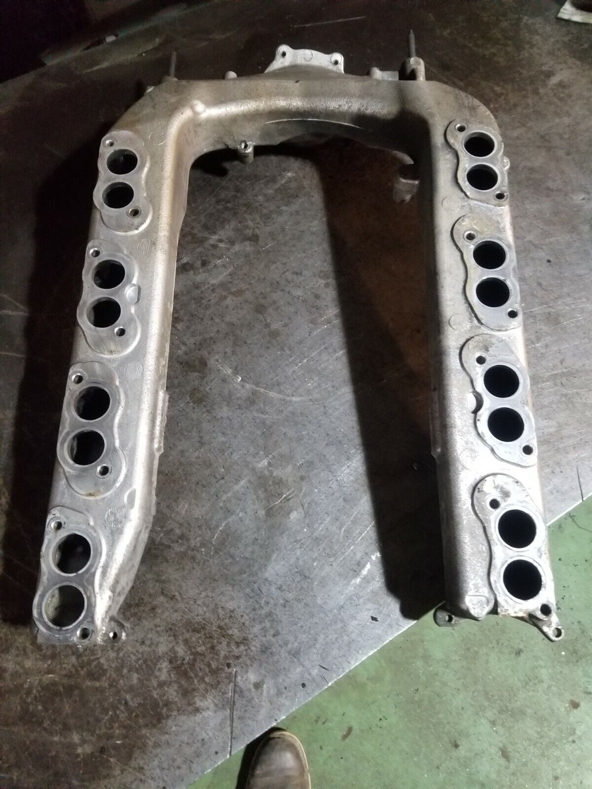 1875841C2 2008-2010 Ford Powerstroke 6.4L Turbo Diesel Intake Manifold