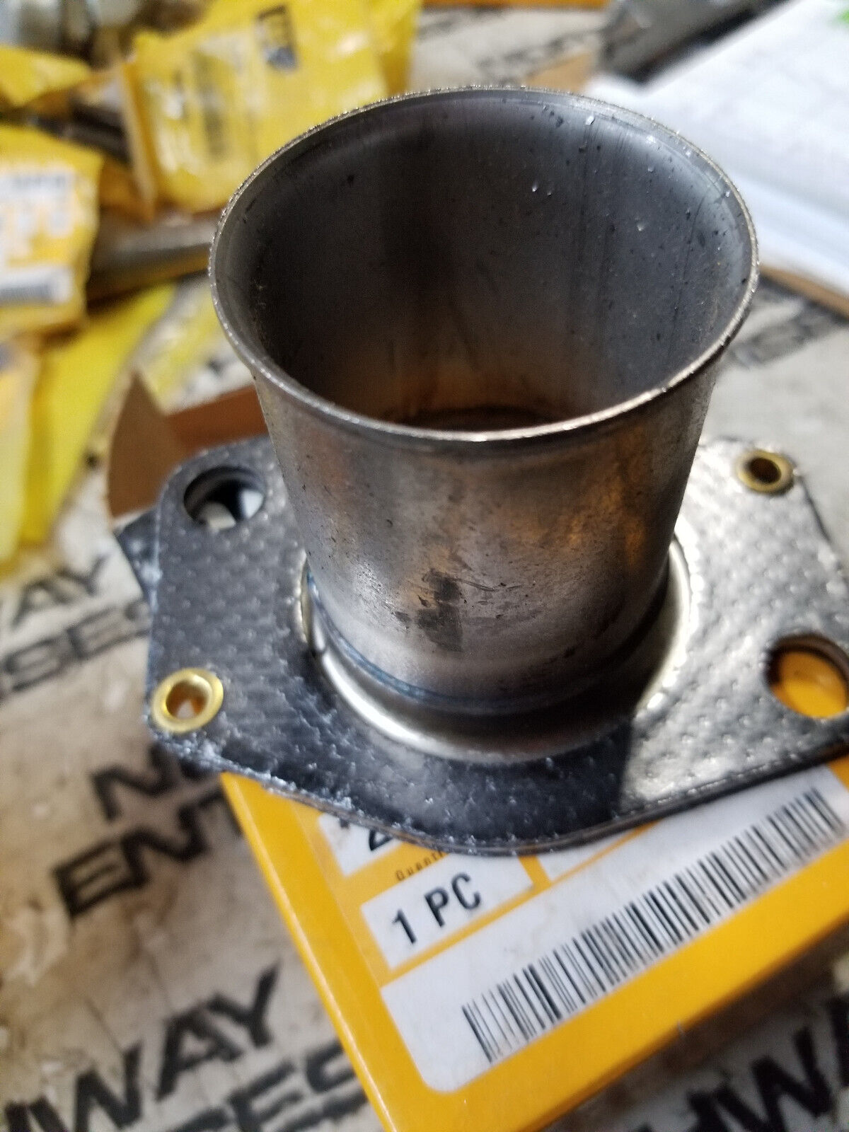 2818261 CATERPILLAR EXHAUST SLEEVE 281-8261