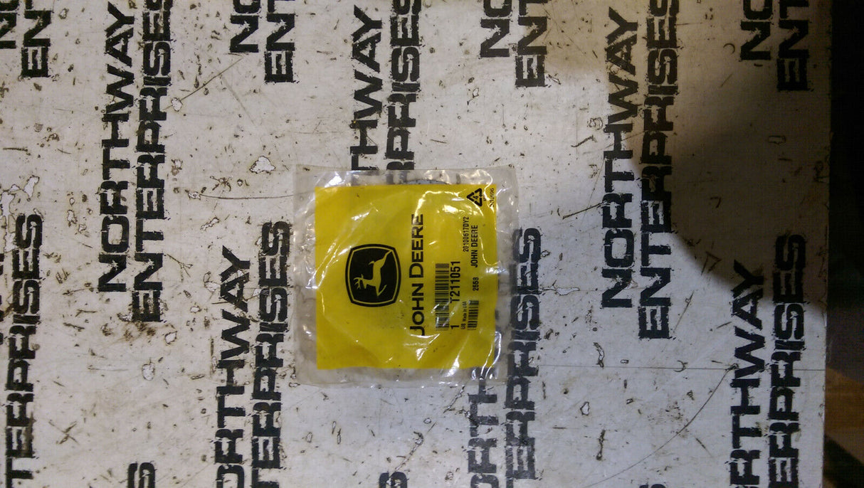 JOHN DEERE T211051 GASKET