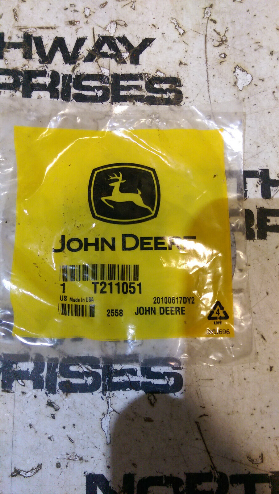 JOHN DEERE T211051 GASKET